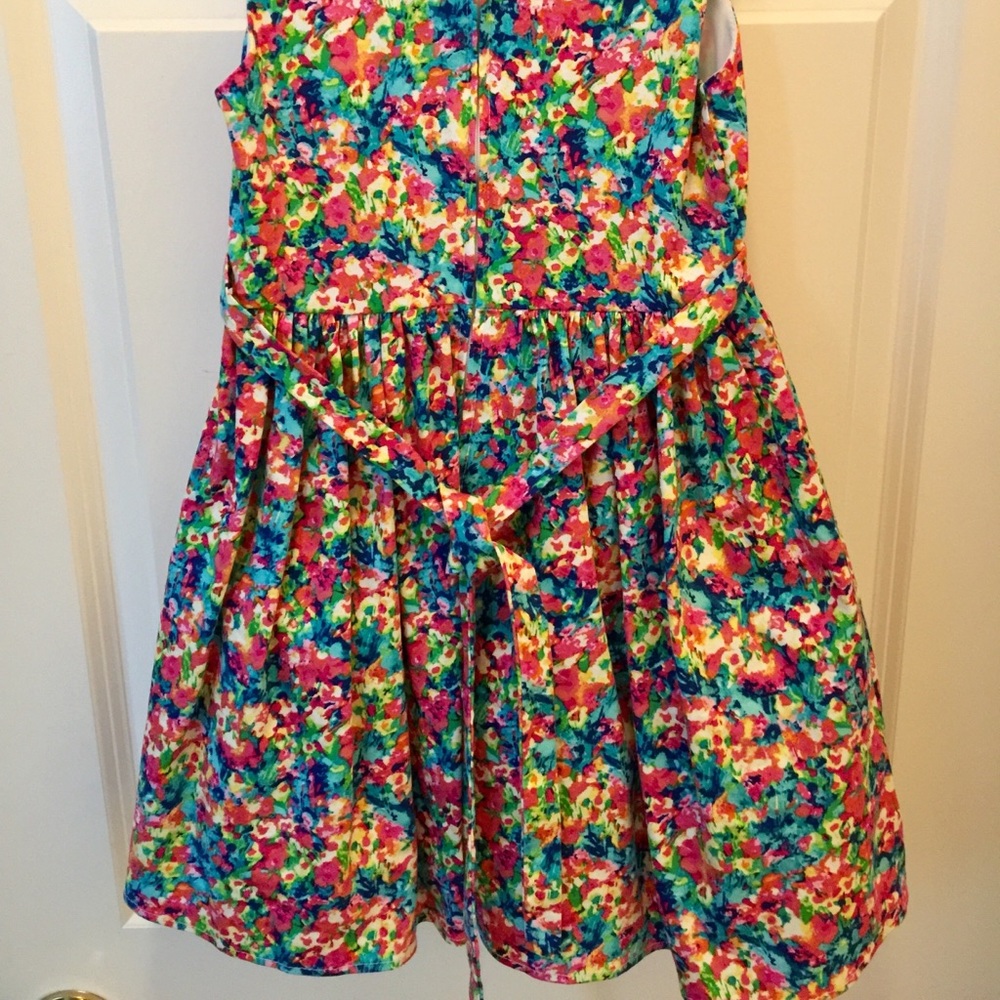 Fun dress for Spring - Picture 4 of 4